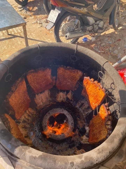 Heo ba chỉ quay lu